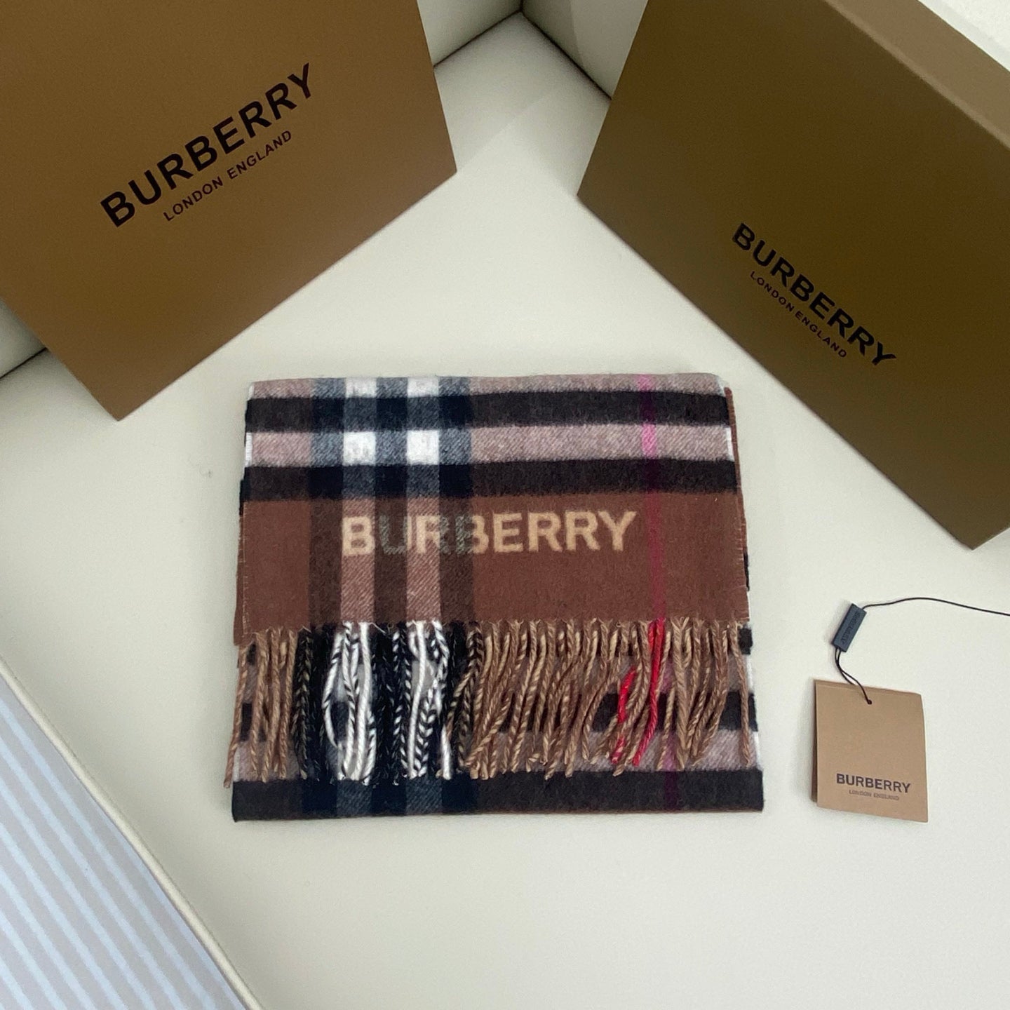Burberry Classic Check 100% Cashmere Scarf – Unis