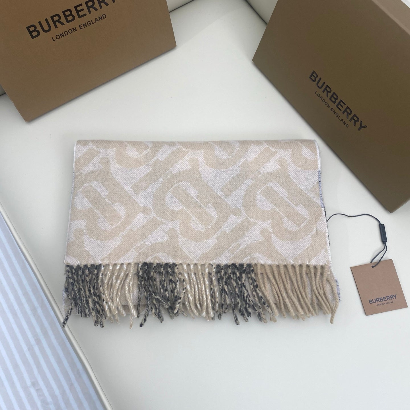 Burberry Classic TB Logo & Plaid Reversible 100% Cashmere Unisex Scarf, 32x180cm