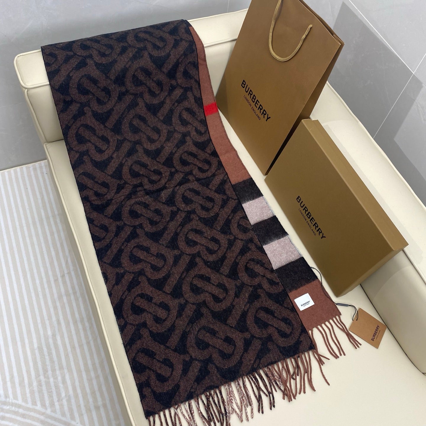 Burberry Classic TB Logo & Plaid Reversible 100% Cashmere Unisex Scarf, 32x180cm