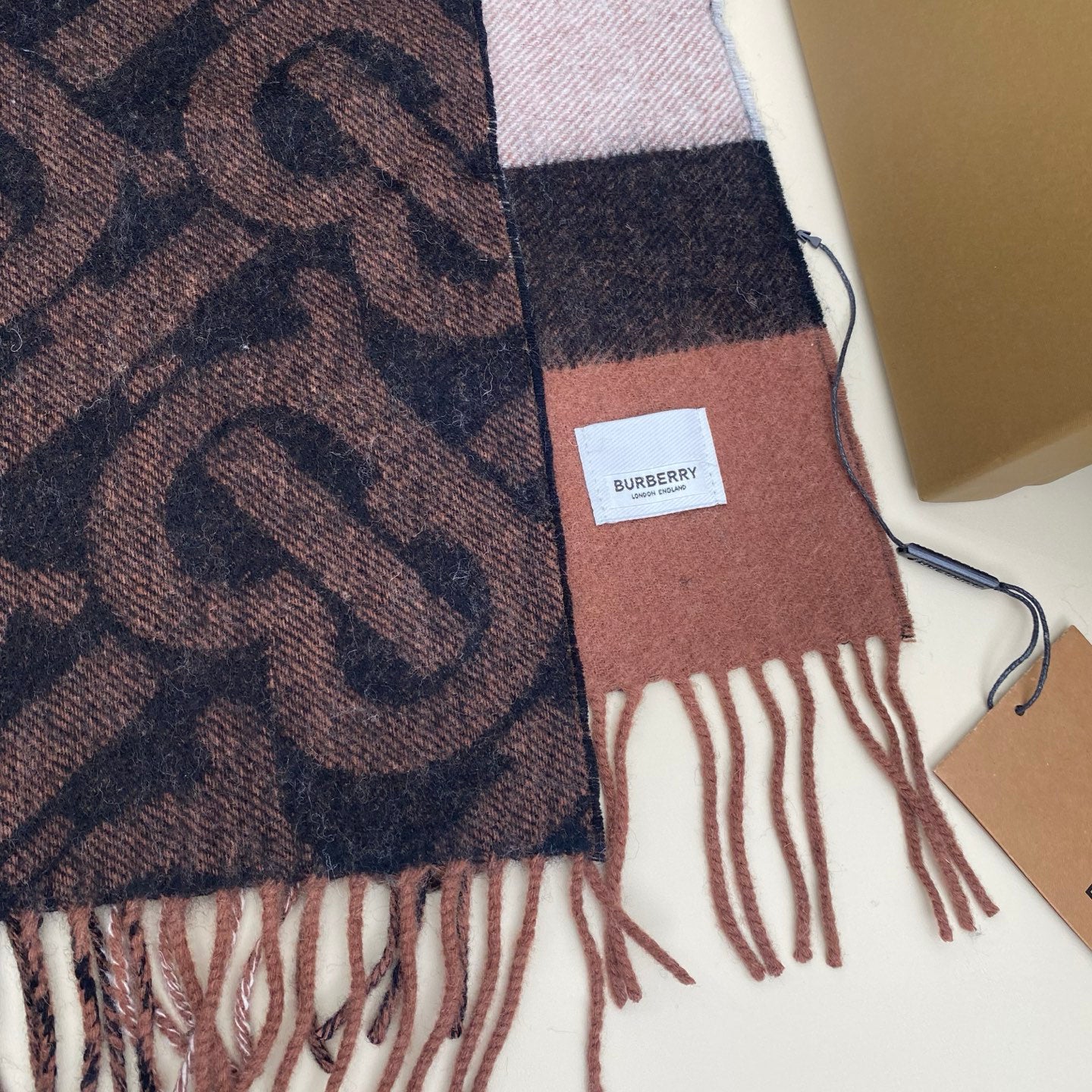 Burberry Classic TB Logo & Plaid Reversible 100% Cashmere Unisex Scarf, 32x180cm