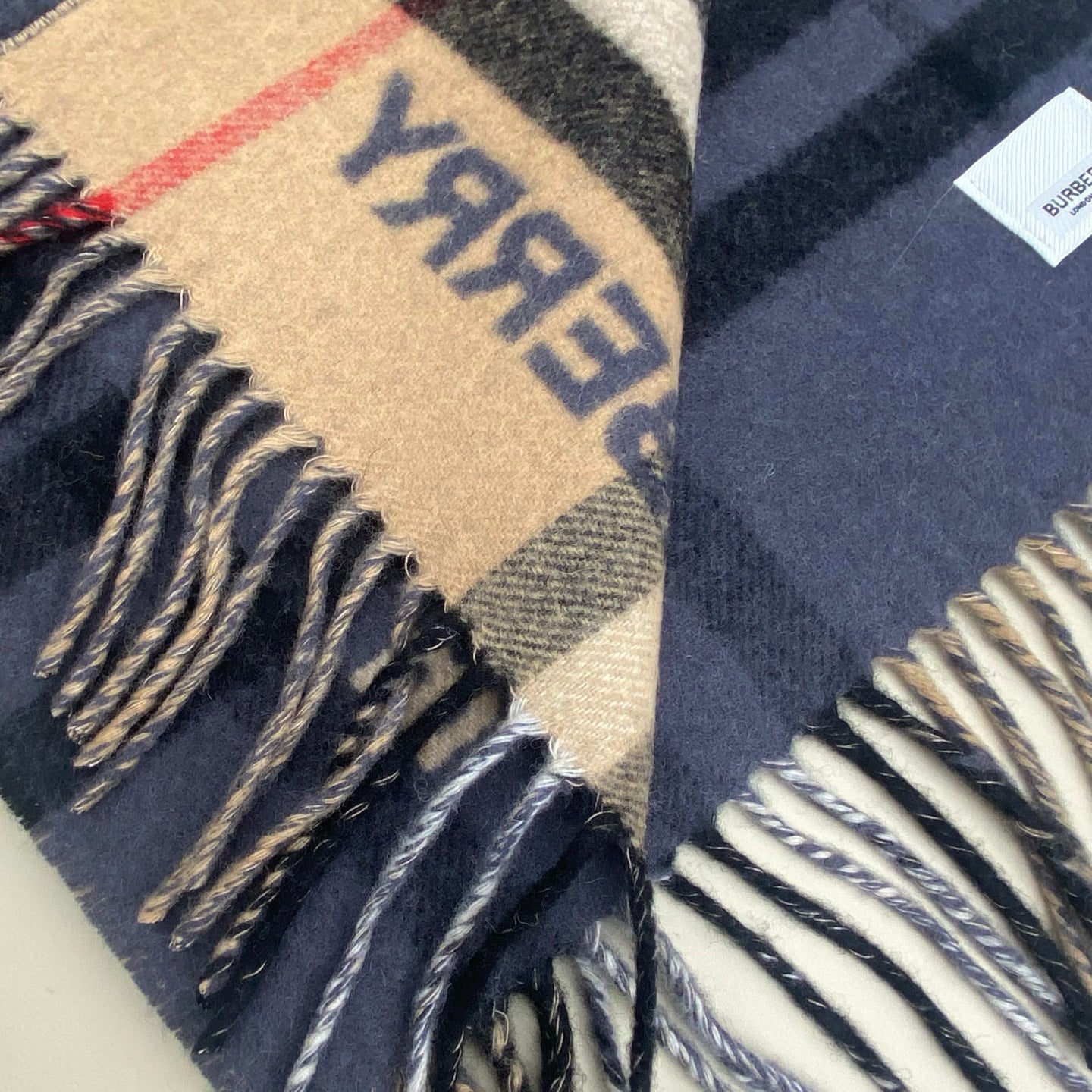 Burberry Classic Check 100% Cashmere Scarf – Unis