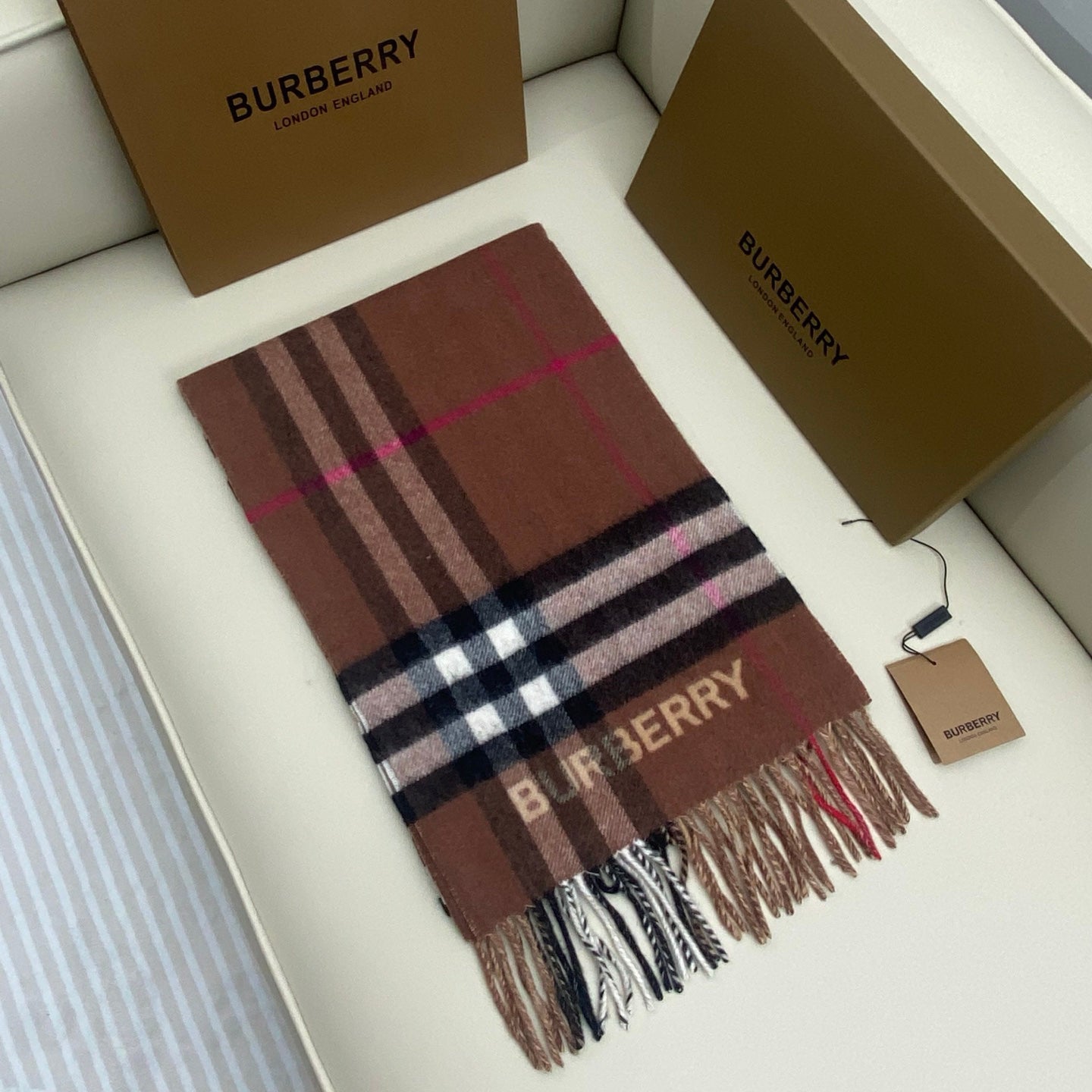 Burberry Classic Check 100% Cashmere Scarf – Unis