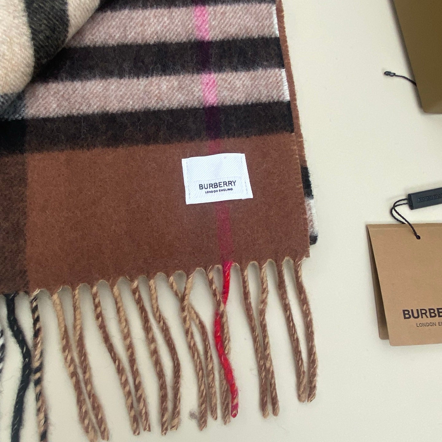 Burberry Classic Check 100% Cashmere Scarf – Unis