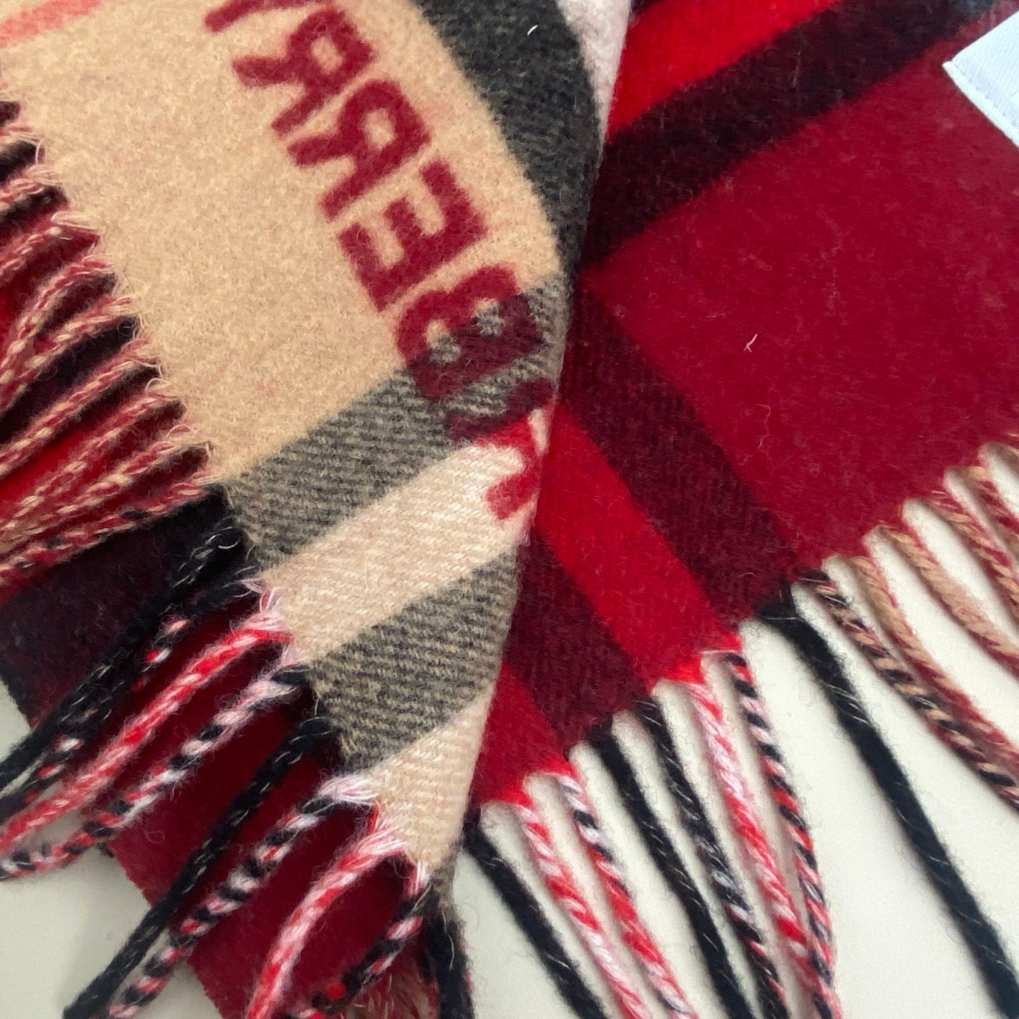 Burberry Classic Check 100% Cashmere Scarf – Unis