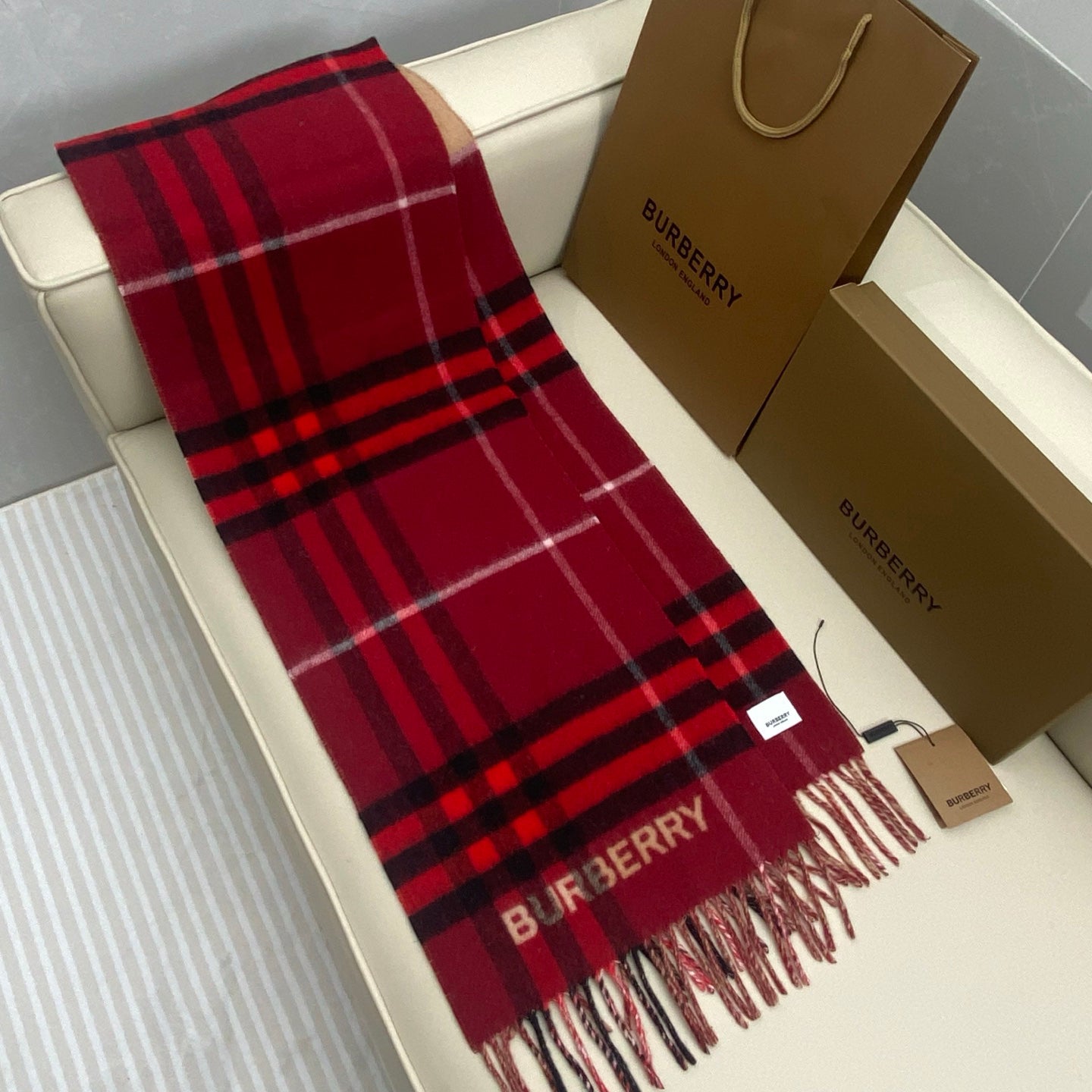 Burberry Classic Check 100% Cashmere Scarf – Unis