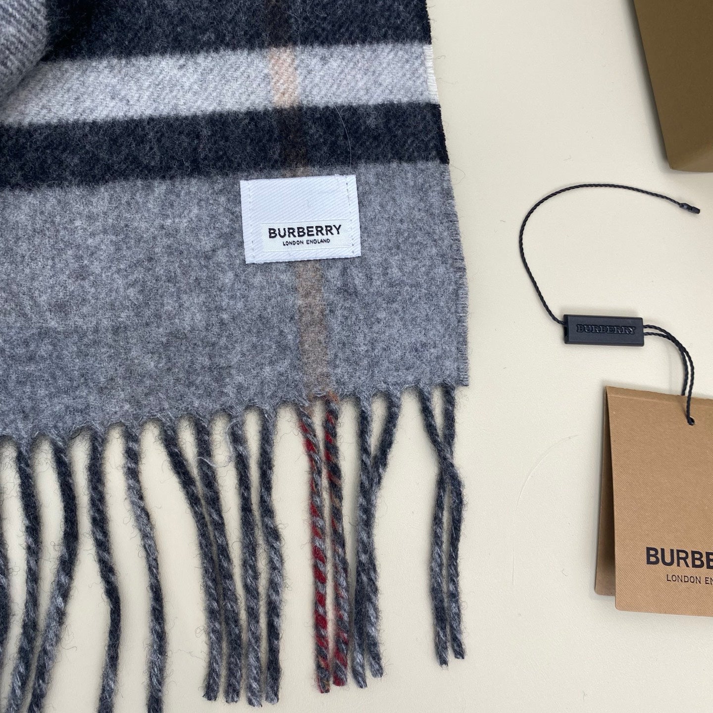 Burberry Classic Check 100% Cashmere Scarf – Unisex Grey & Charcoal Colorblock with Fringed Tassels