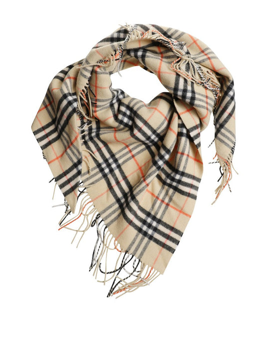 Plaid Pattern Scarf With Fringed Edges