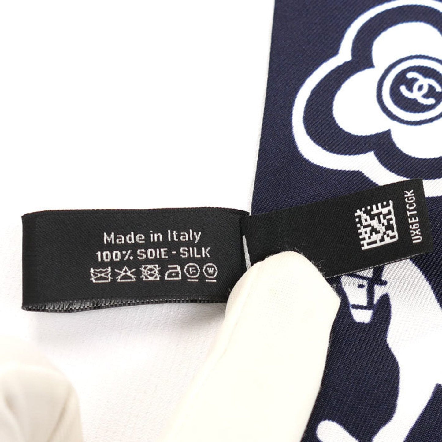 Chanel Navy pink Silk Scarf (Pre-Owned)