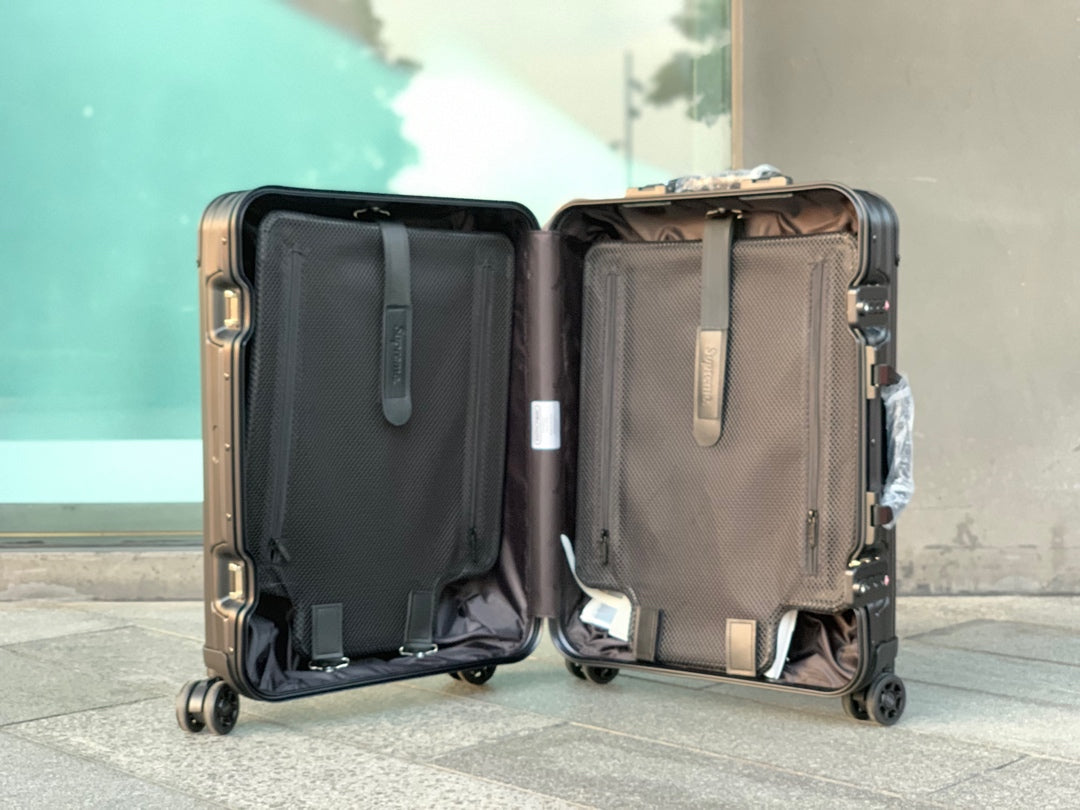 SUPREME TOPAS 45L CABIN SUITCASE